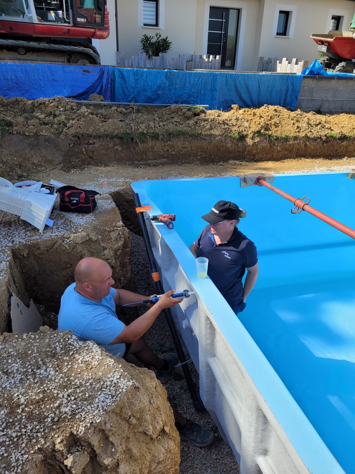 Pose de Piscine ANAA Bleue à Saïx